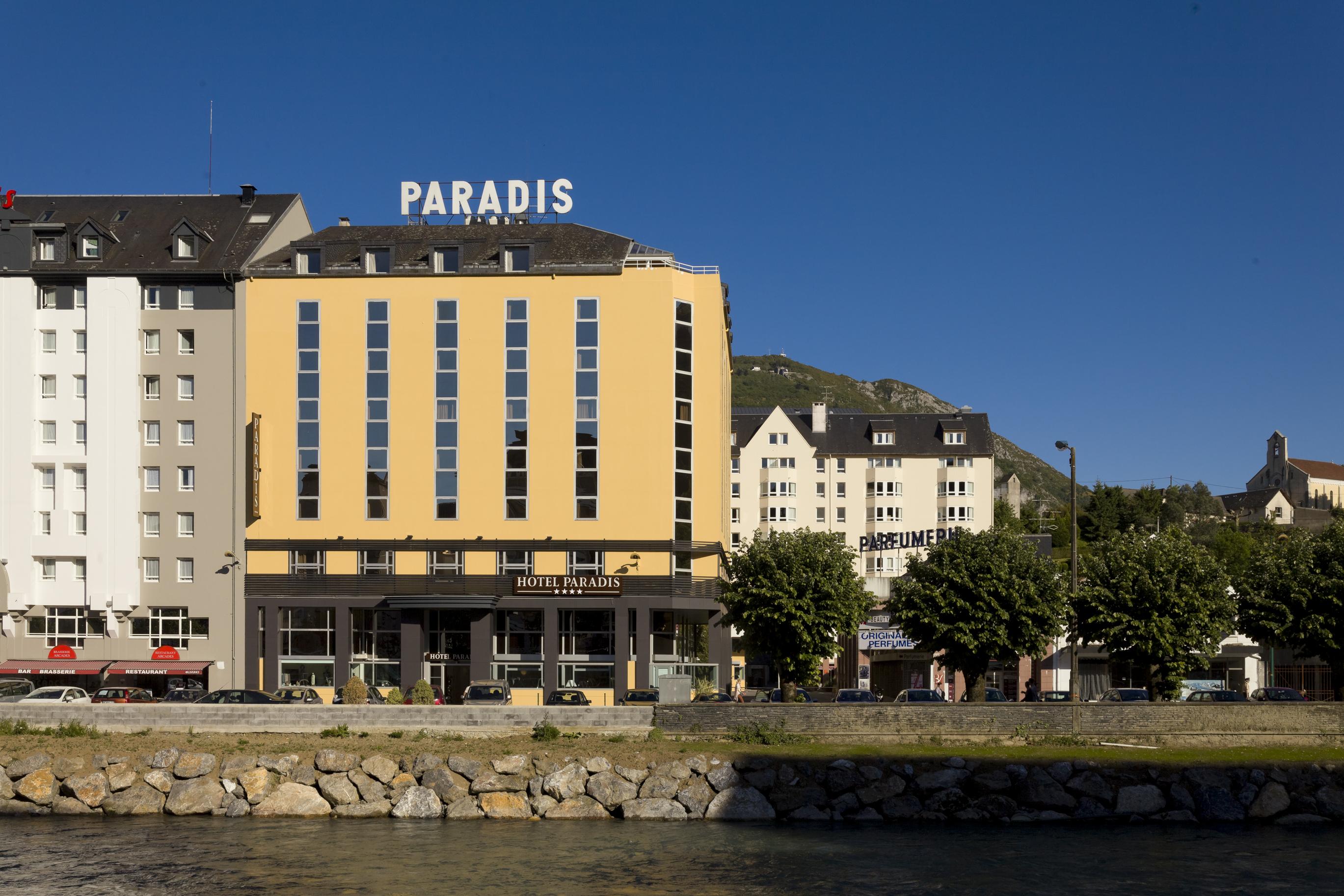 Paradis 4*